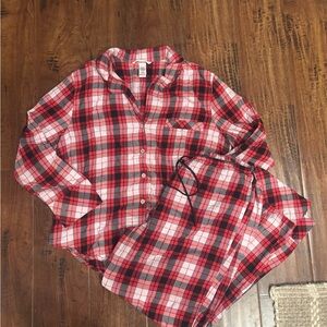 Victoria's Secret plaid flannel pj set medium